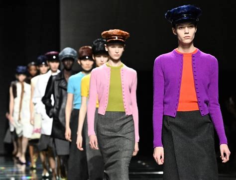 Prada gives new meaning to bows and aprons, historic elements 